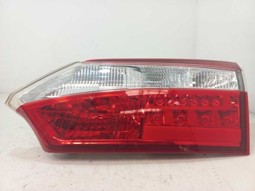LANTERNA DA TAMPA DIREITA TOYOTA COROLLA 2.0 2016