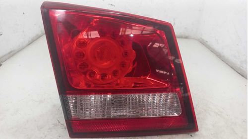 LANTERNA DA TAMPA ESQUERDA DODGE JOURNEY 3.6 2017