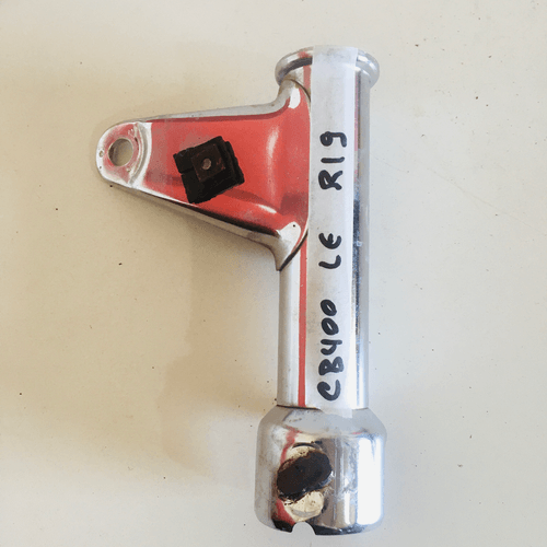 Suporte Do Farol Esquerdo Cb 400 Original
